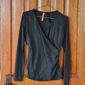 ZAKTI  Cross Front Top